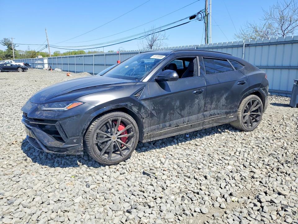 2024 LAMBORGHINI URUS