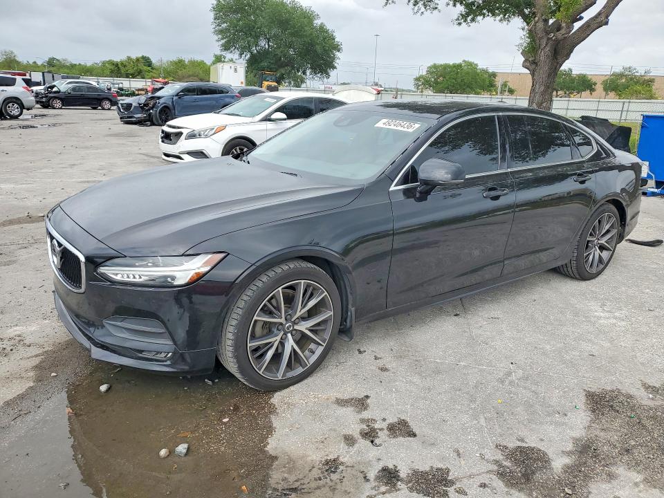 2019 VOLVO S90