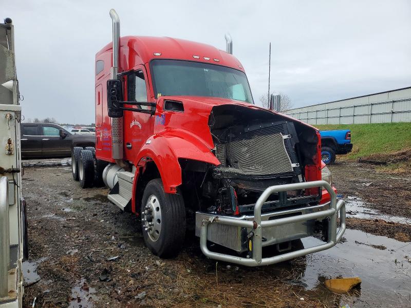 2019 KENWORTH T880