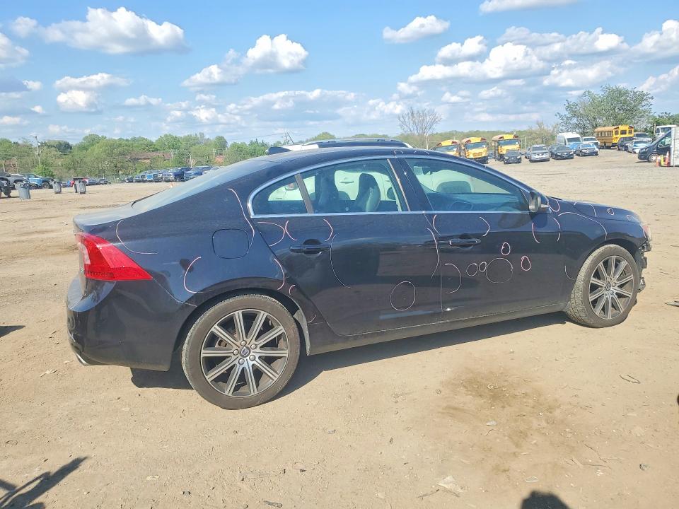 Photo 3 of LYV402TK3JB166320