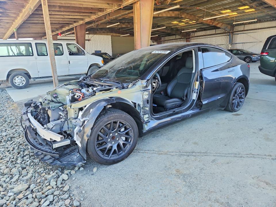 2025 TESLA MODEL 3