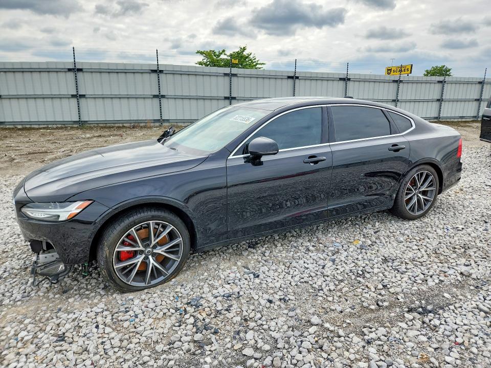 2018 VOLVO S90