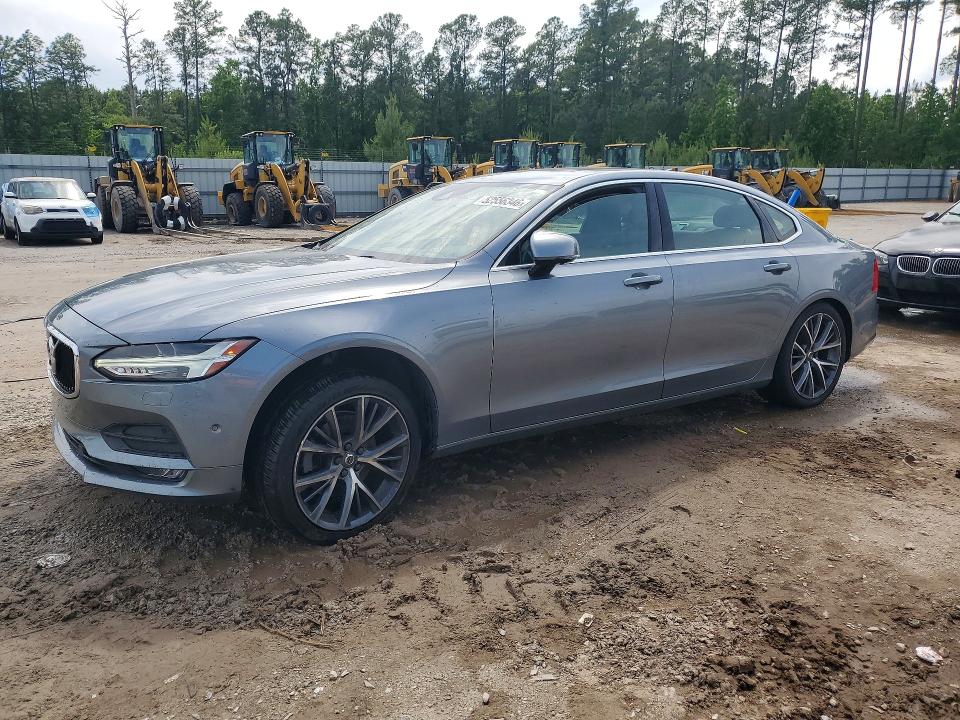 2018 VOLVO S90