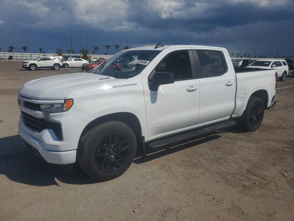 2025 CHEVROLET SILVERADO