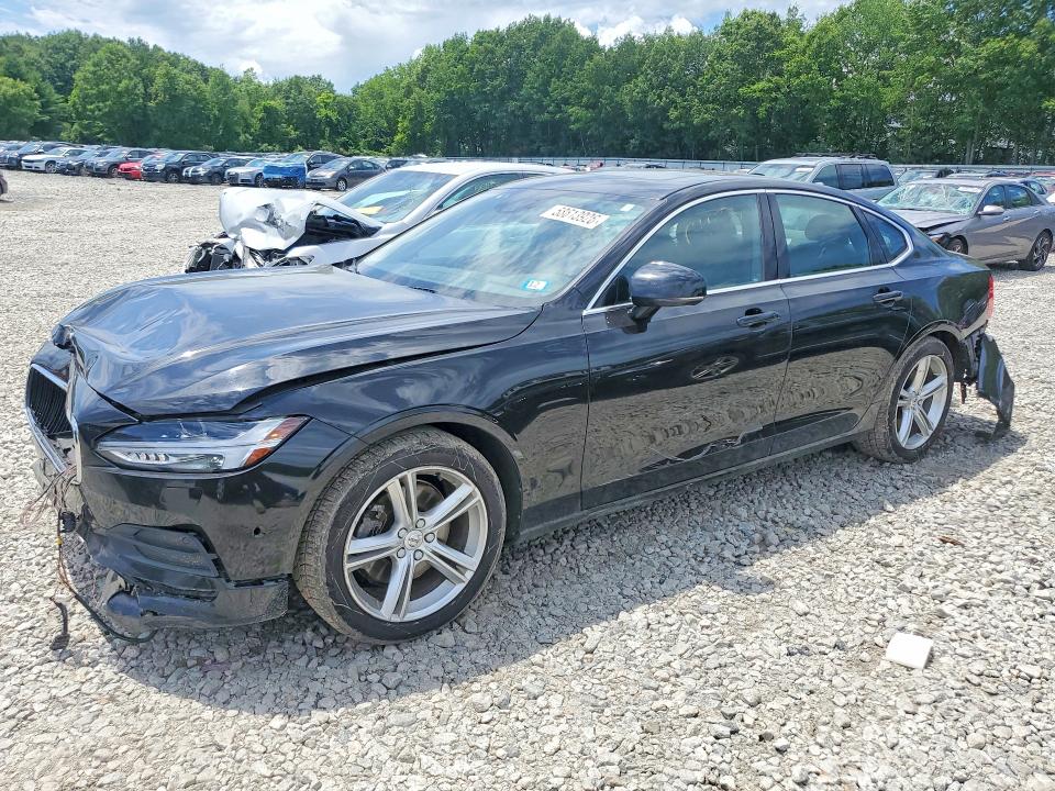 2017 VOLVO S90