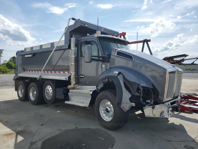 2025 KENWORTH T880
