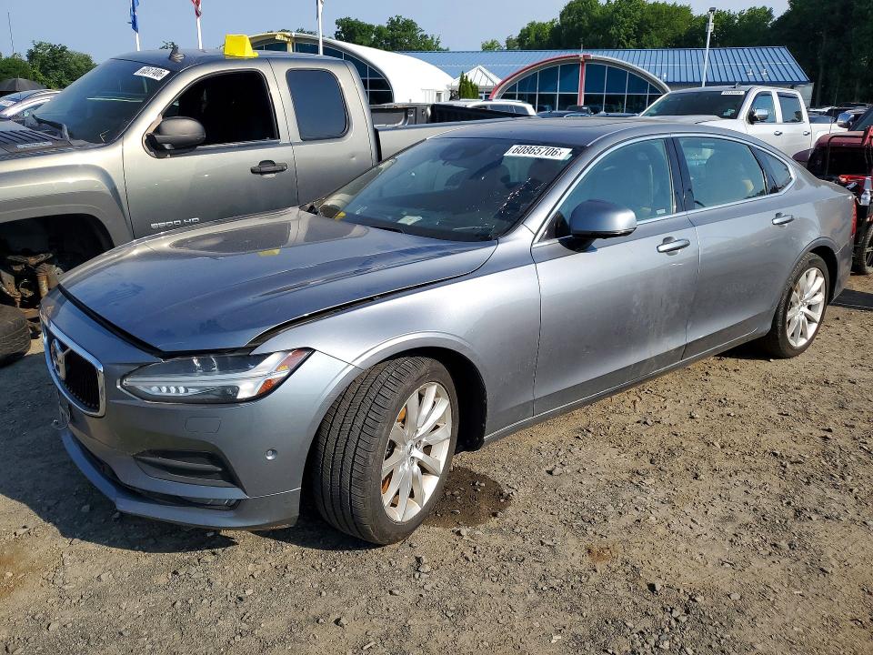2018 VOLVO S90