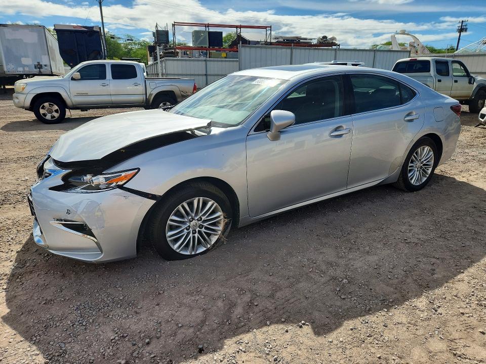 2016 LEXUS ES