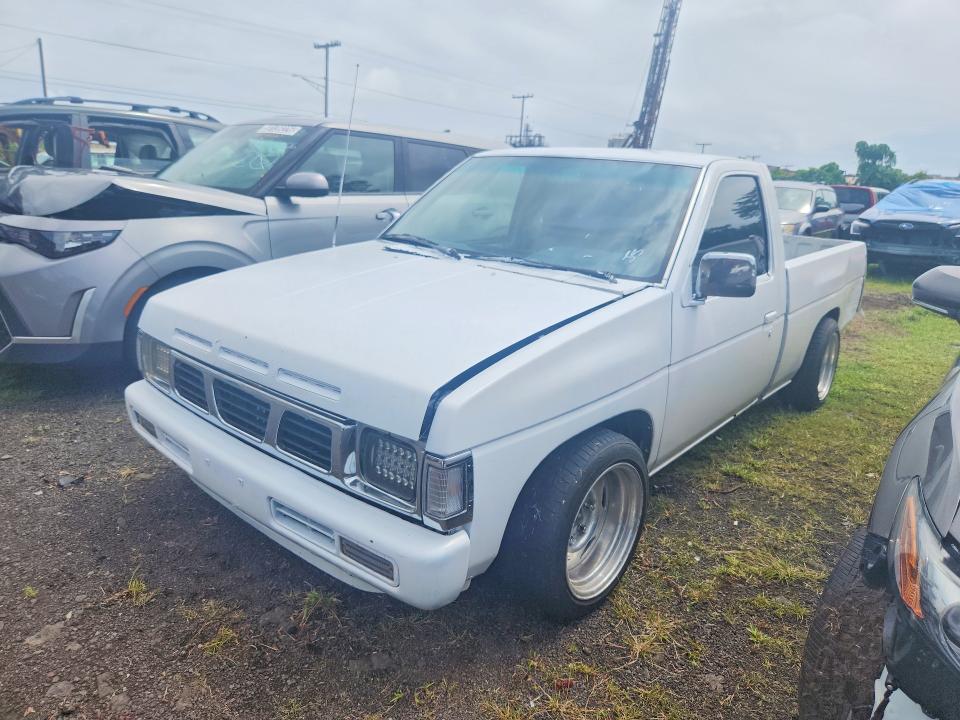1986 NISSAN TRUCK