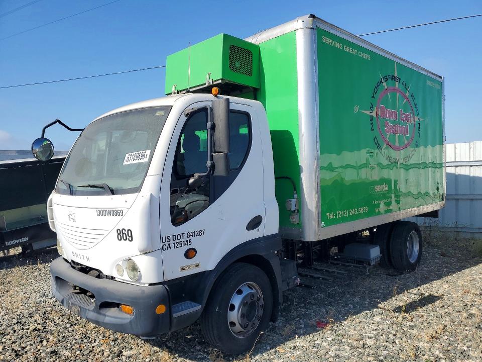 2013 SMIT BOX TRUCK