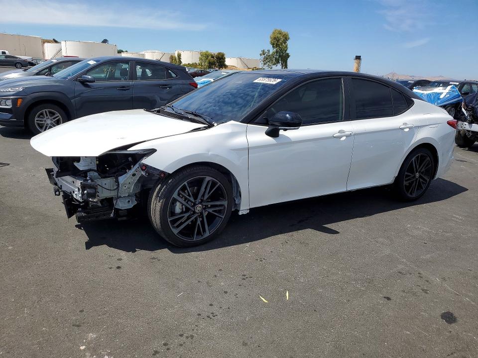 2026 TOYOTA CAMRY