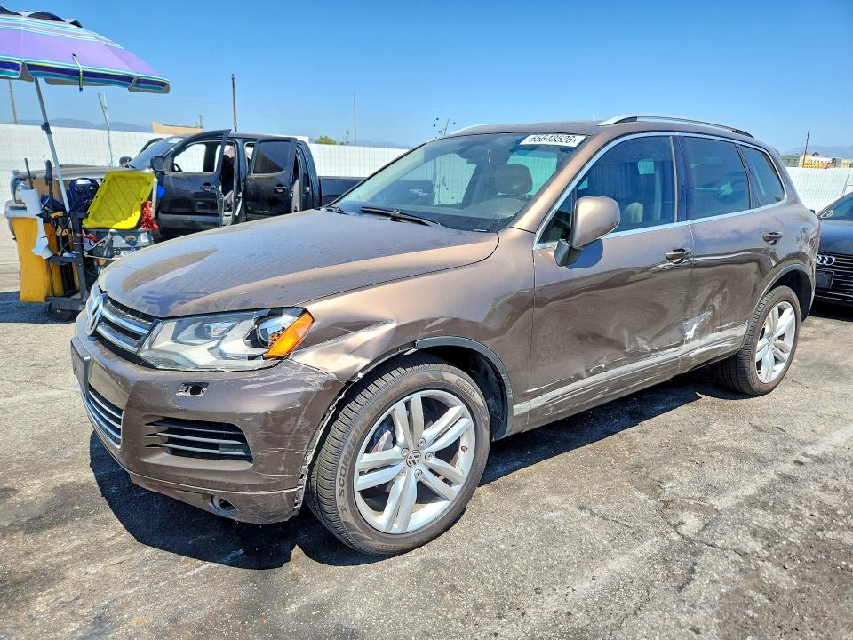 2014 VOLKSWAGEN TOUAREG