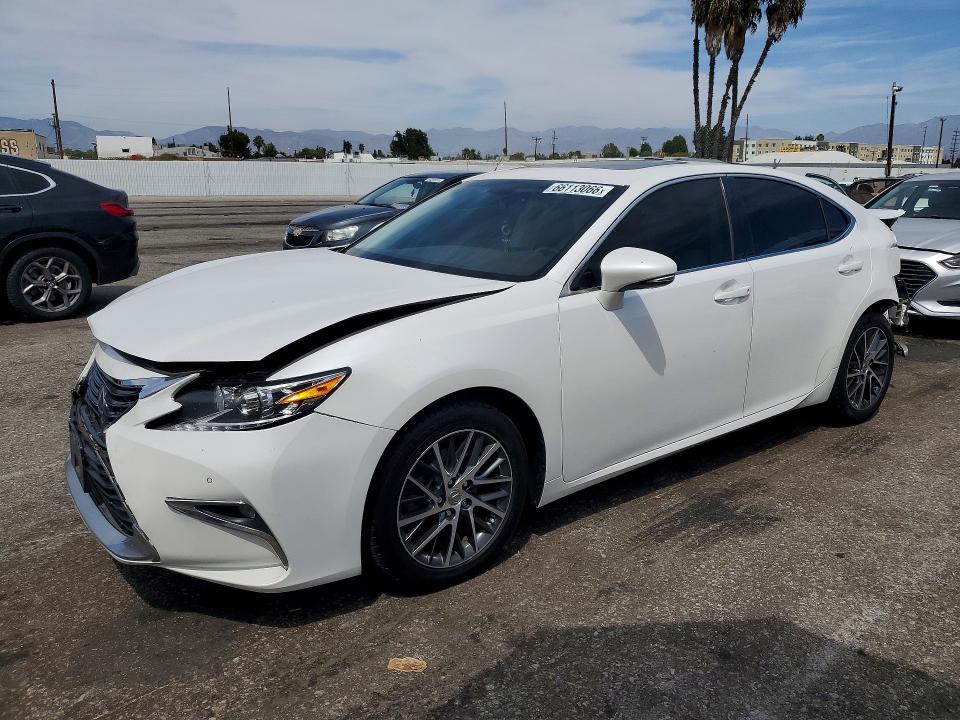 2016 LEXUS ES