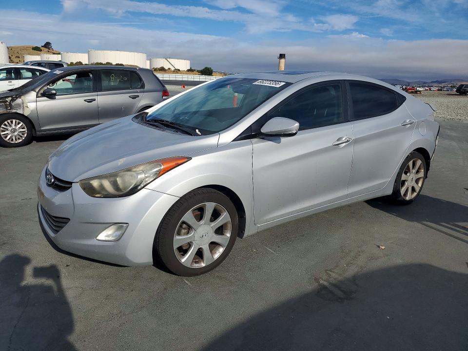 2013 HYUNDAI ELANTRA