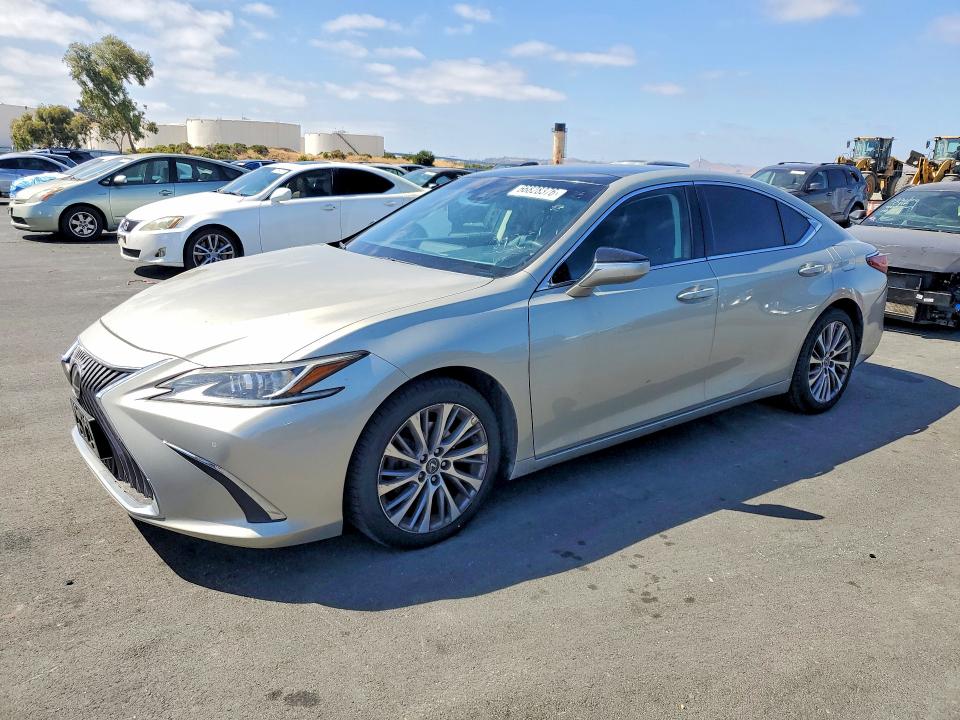 2019 LEXUS ES