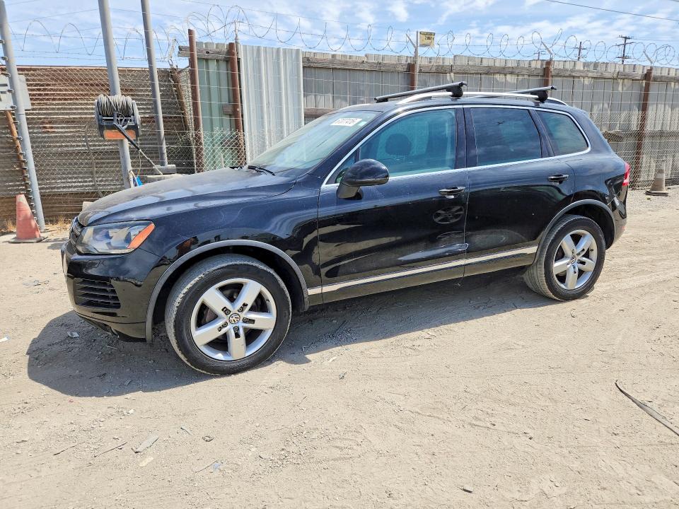 2013 VOLKSWAGEN TOUAREG