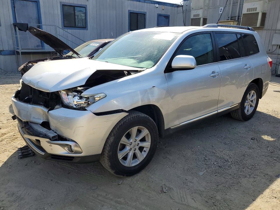 2013 TOYOTA HIGHLANDER
