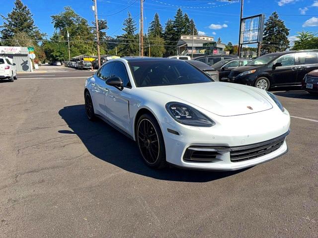 2017 PORSCHE PANAMERA