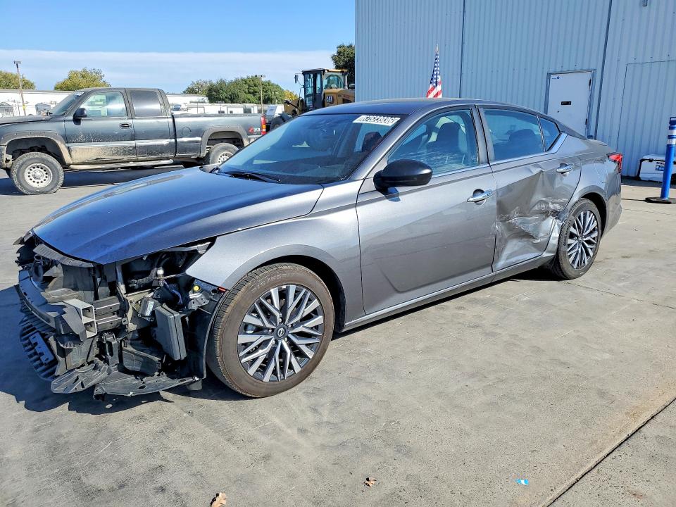 2025 NISSAN ALTIMA