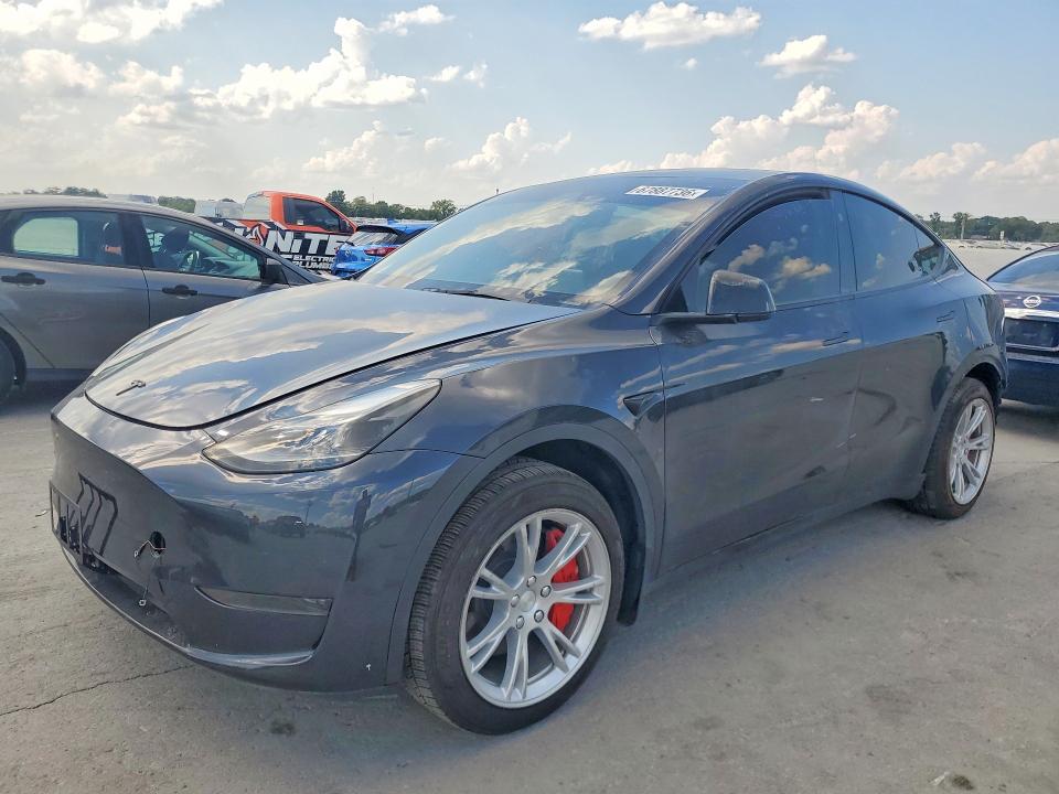 2024 TESLA MODEL Y