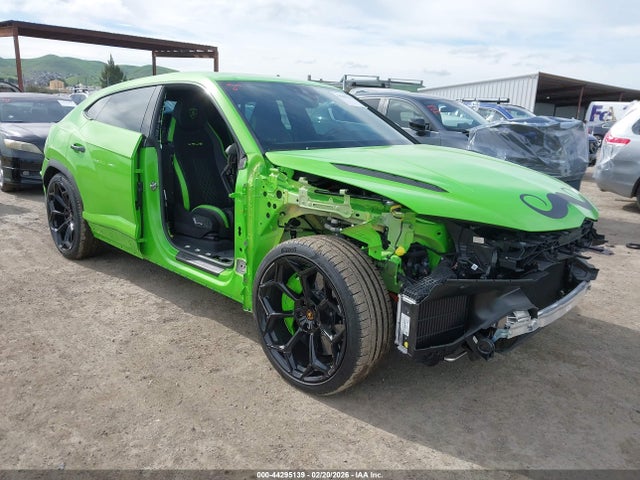 2024 LAMBORGHINI URUS