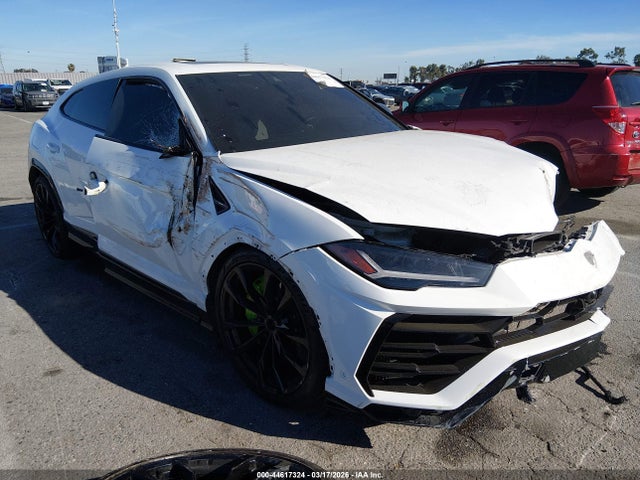 2022 LAMBORGHINI URUS