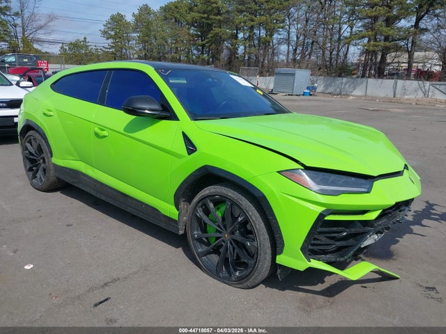 2022 LAMBORGHINI URUS