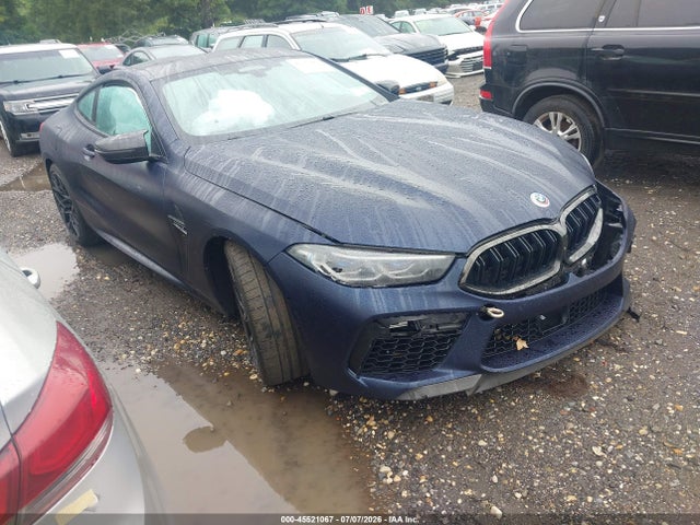 2023 BMW M8