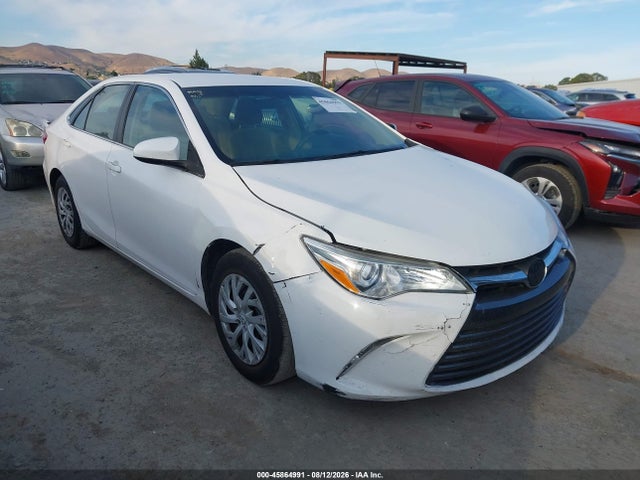 2016 TOYOTA CAMRY