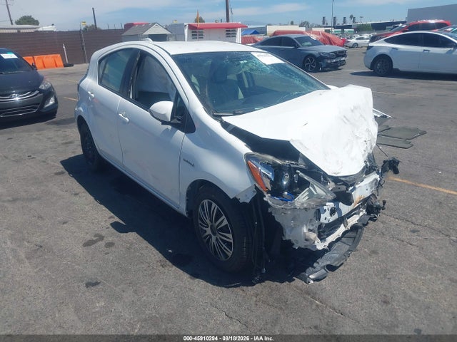 2016 TOYOTA PRIUS C