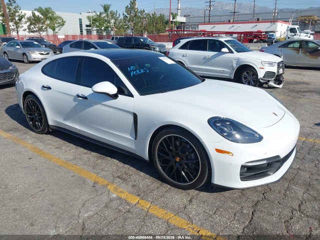 2022 PORSCHE PANAMERA