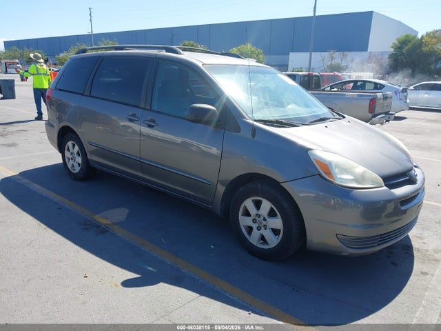2004 TOYOTA SIENNA